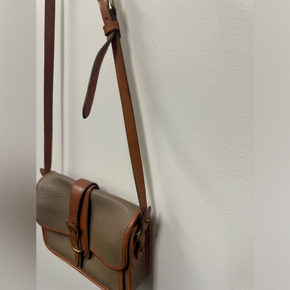 Vintage Dooney and Bourne Crossbody - Picture 6 of 16
